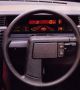 Subaru XT Turbo: С един от първите си нестандартни модели Subaru също се насочват към дигитализацията, но за разлика от конкуренцията оборотомерът на японците има и 3D eфект и сякаш се приближава към шофьора при форсиране.  